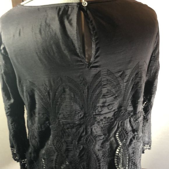 Gorgeous blouse boat neckline, embroidered with lace Banana Republic small NWOT - Picture 9 of 16